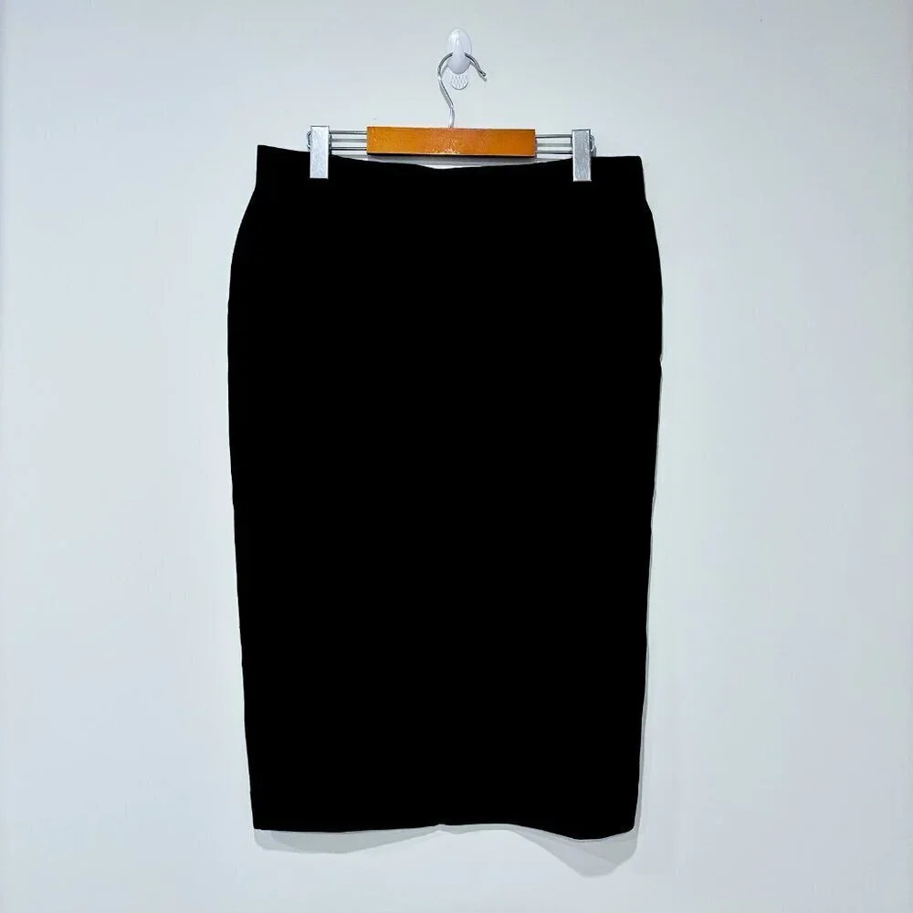DKNY Black Knee-Length‎ Pencil Skirt for Work or Everyday Wear | Large *